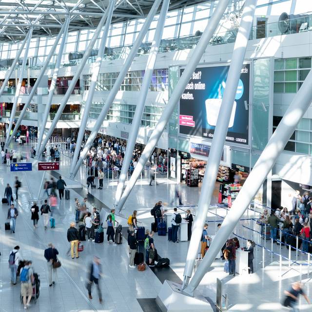 Blick in die Eingangshalle des Airport Düsseldorf