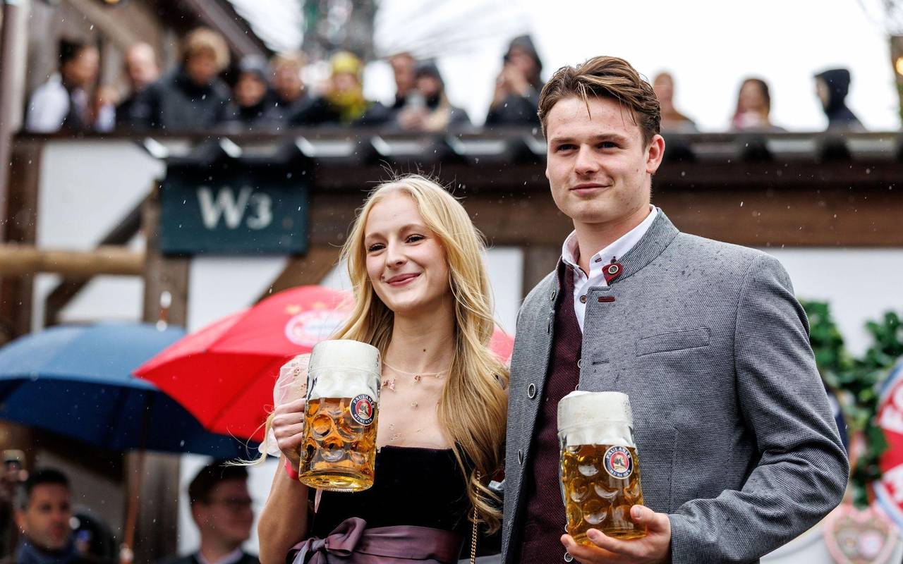 Besuch des FC Bayern München auf dem Oktoberfest