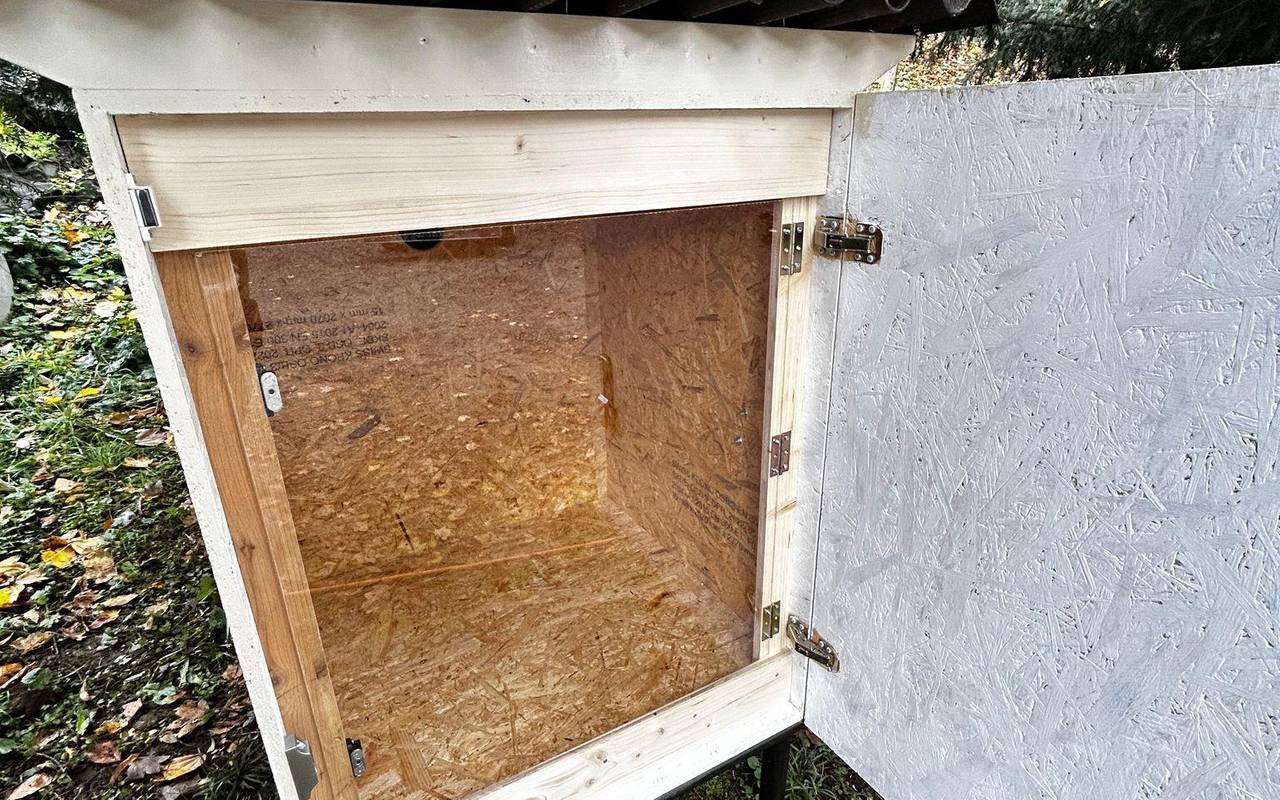 Erste Tierklappe in der Schweiz