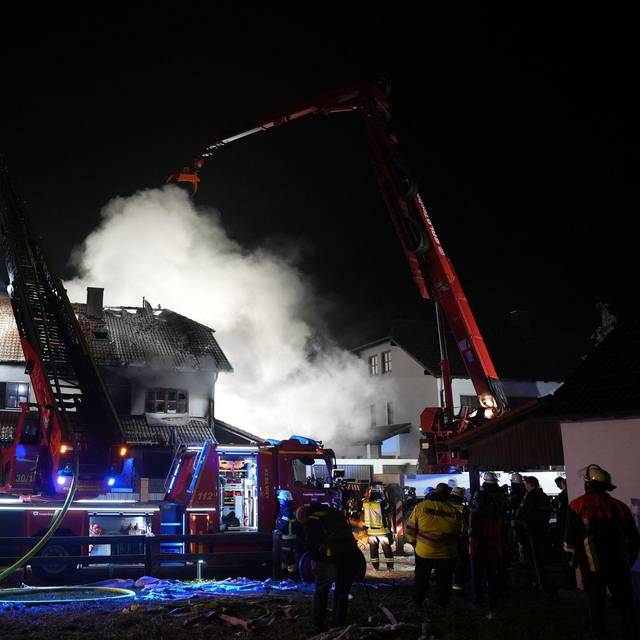 Doppelhaushälfte in Vollbrand