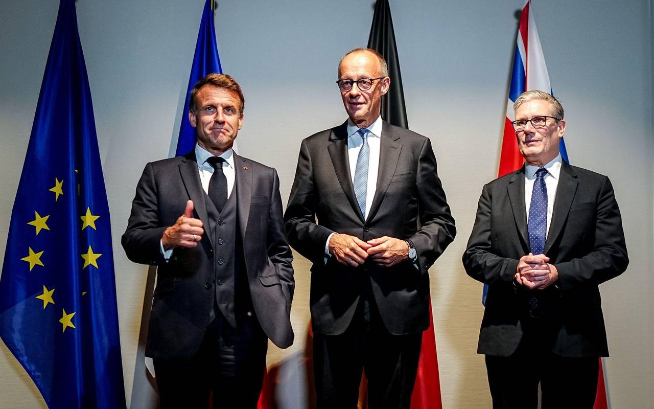 Emmanuel Macron, Friedrich Merz, Keir Starmer (l-r)