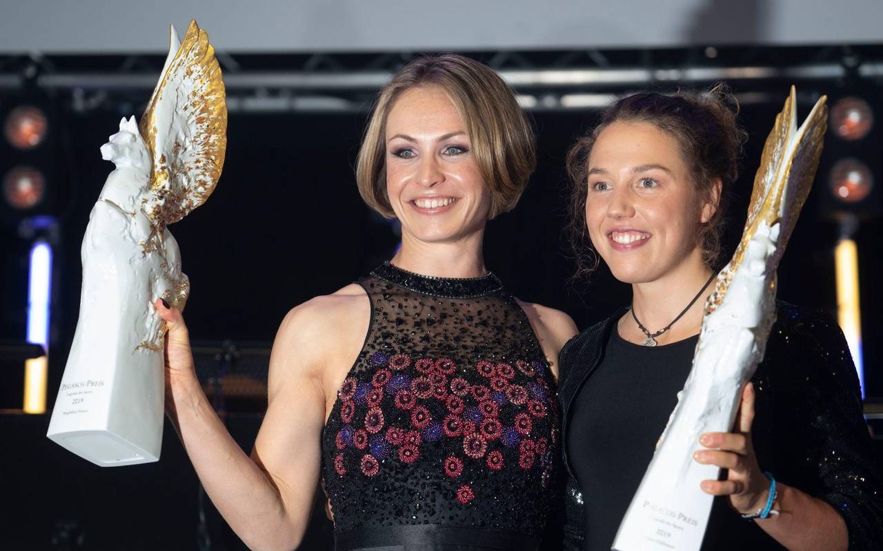 Magdalena Neuner (l) und Laura Dahlmeier