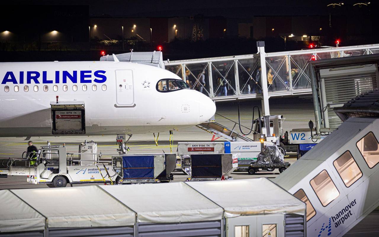 Flughafen Hannover - Ankunft Afghanen mit Aufnahmezusage