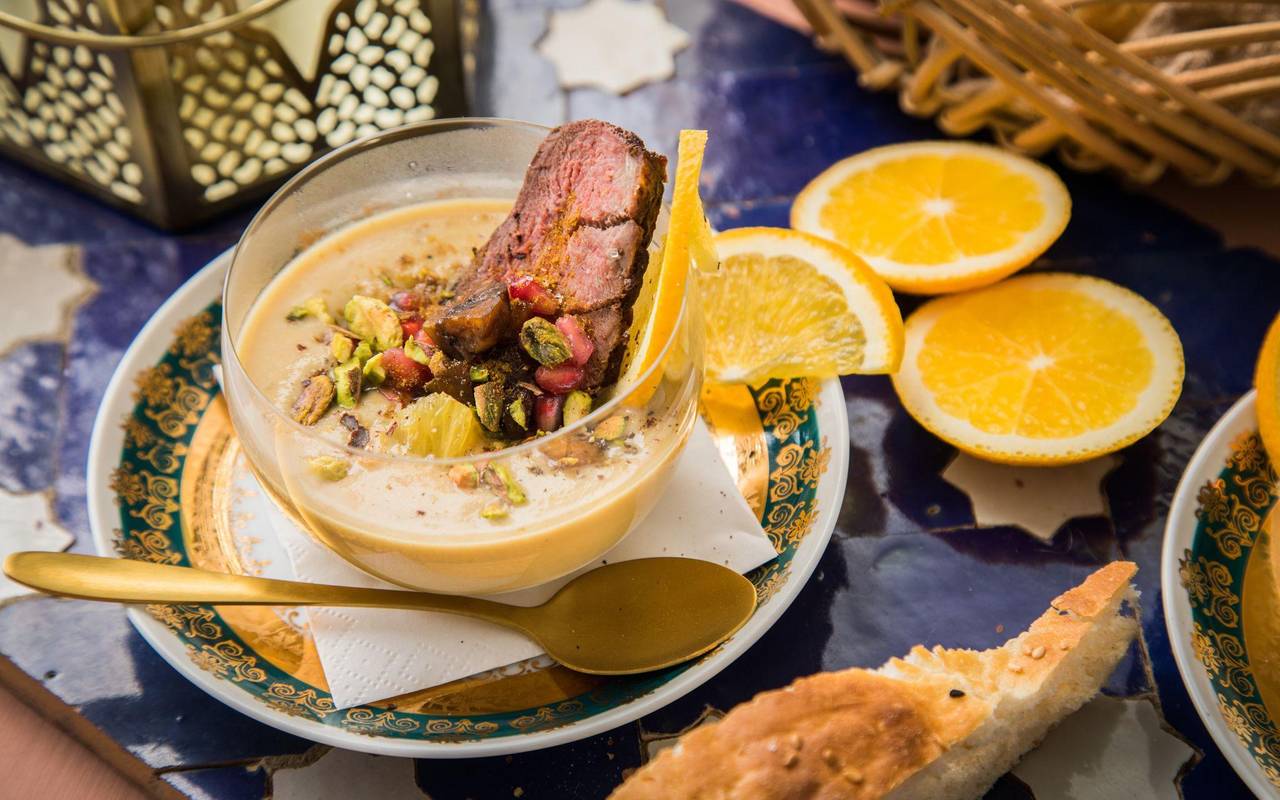 Maronencremesuppe mit Orangen und Entenbrust