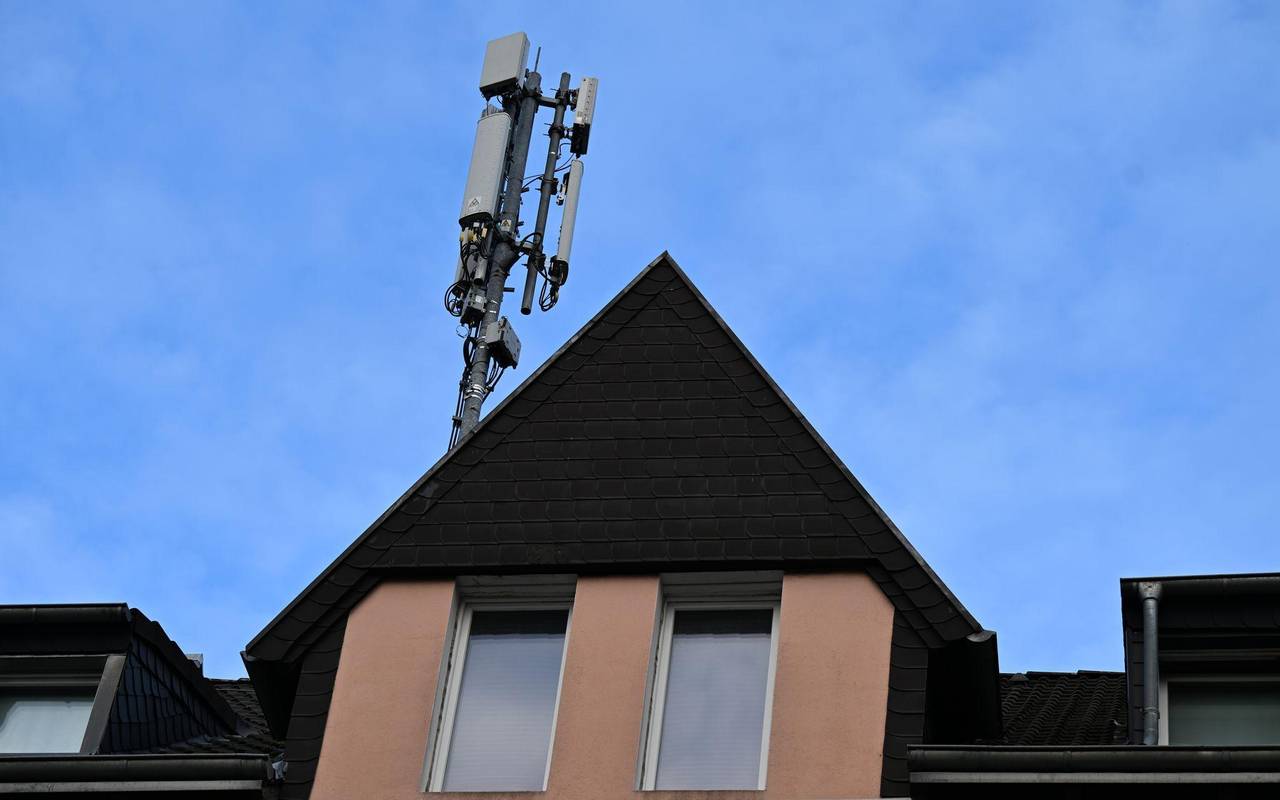 Mobilfunk-Mast auf Wohnhaus