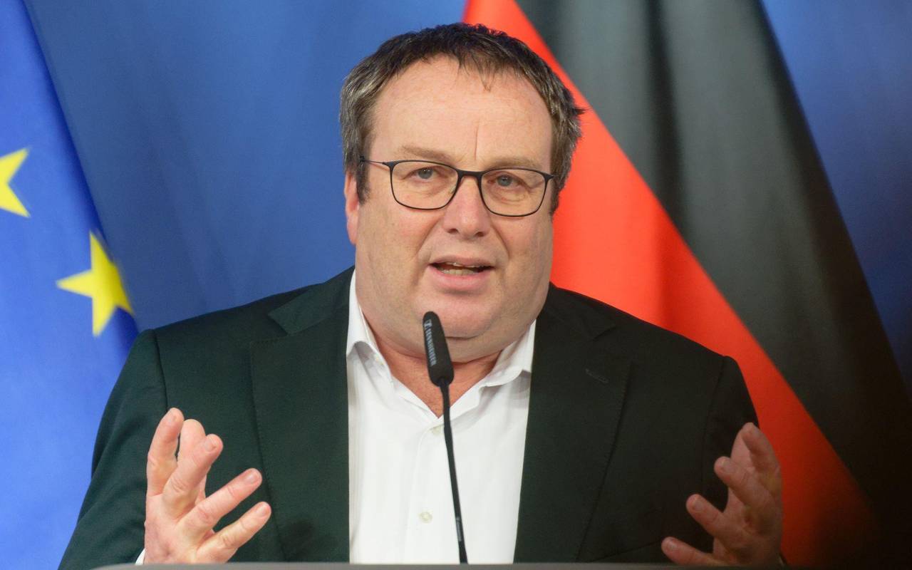 Verkehrsminister Krischer zur Reform des Schienennahverkehrs