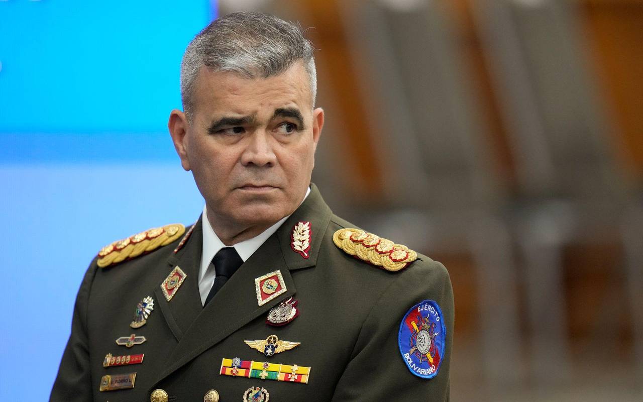 Venezuelas Militär schwört Maduro Treue