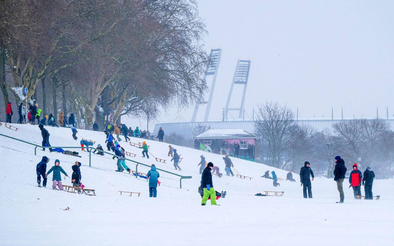 Schnee am Weserstadion