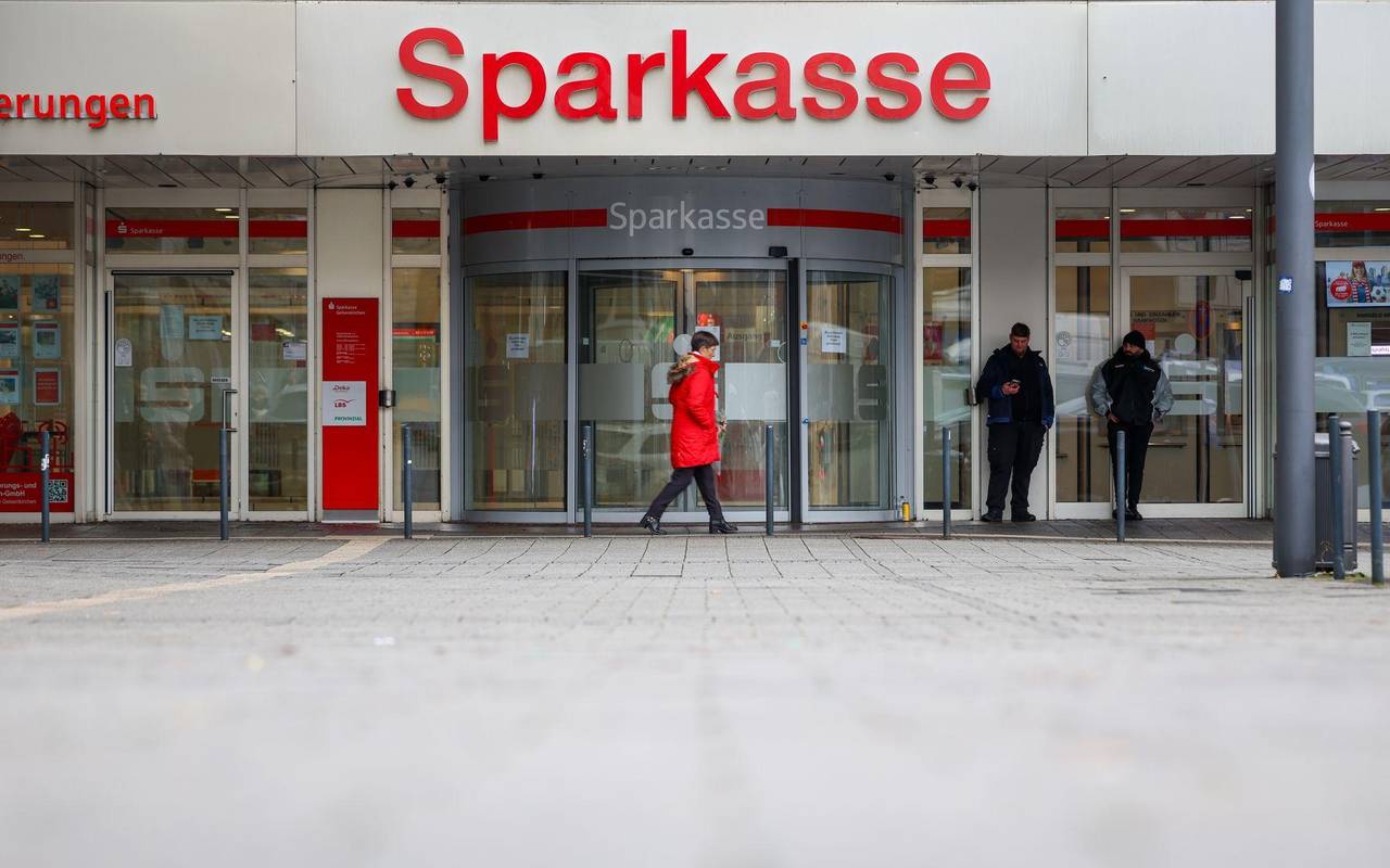 Sparkasse öffnet wieder - Schließfächer weiterhin zu