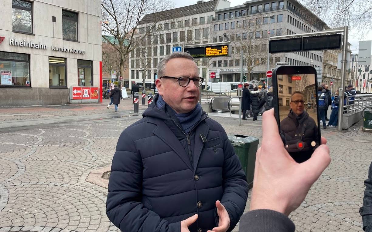 NRW-Justizminister Dr. Benjamin Limbach