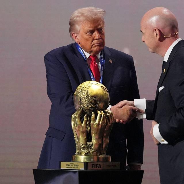Donald Trump (l) und Gianni Infantino