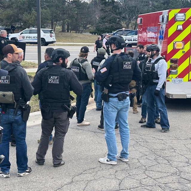 Berichte: Fahrzeug fährt in Synagoge in Michigan