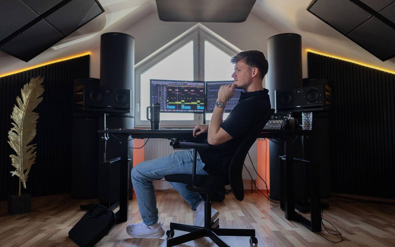 Julian Sommer in seinem Tonstudio