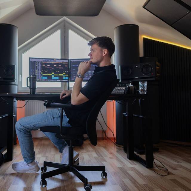 Julian Sommer in seinem Tonstudio