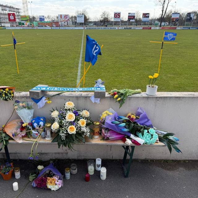 Fußballtor stürzt auf Siebenjährigen