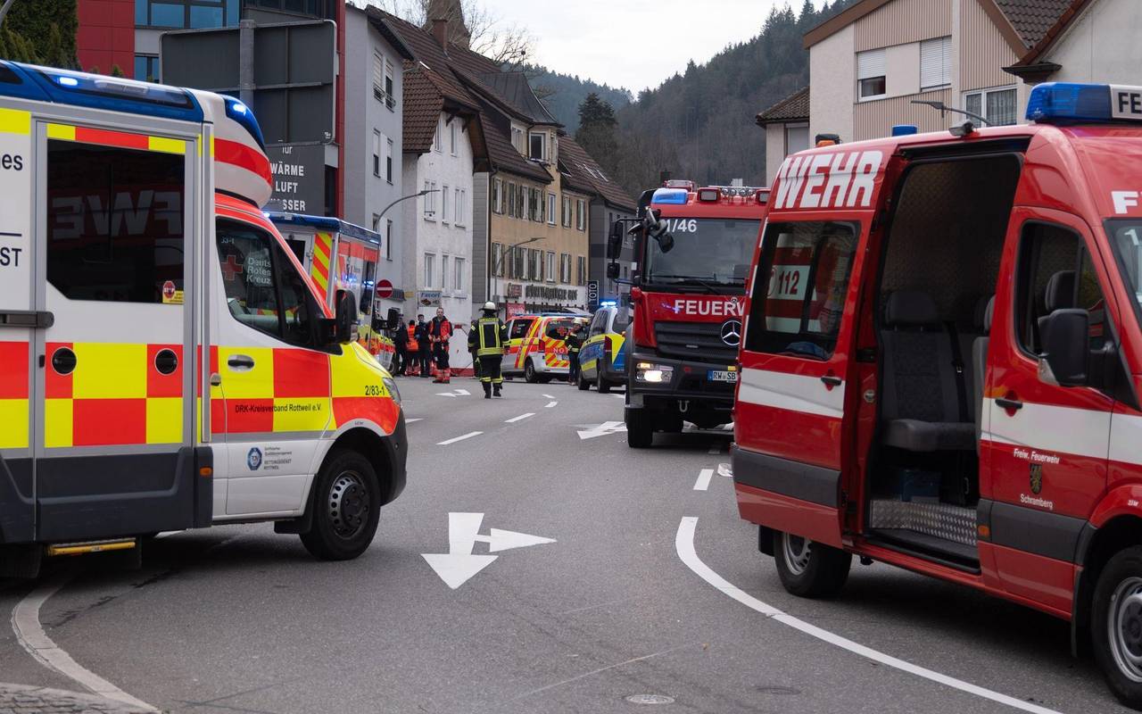 Lastwagen erfasst Mutter und Kind - beide tot