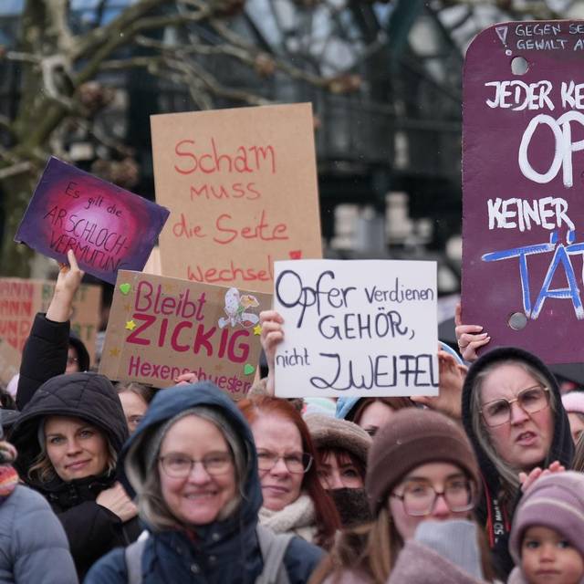 Demonstration gegen sexualisierte Gewalt gegen Frauen