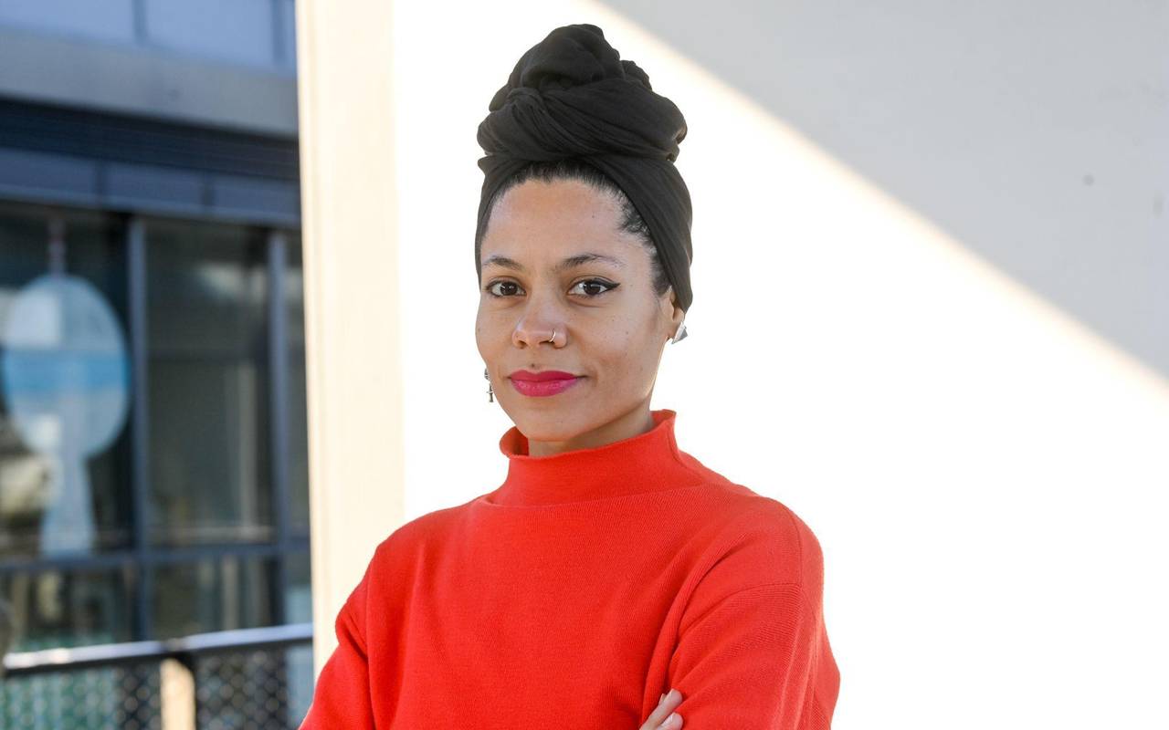 Autorin Emilia Zenzile Roig