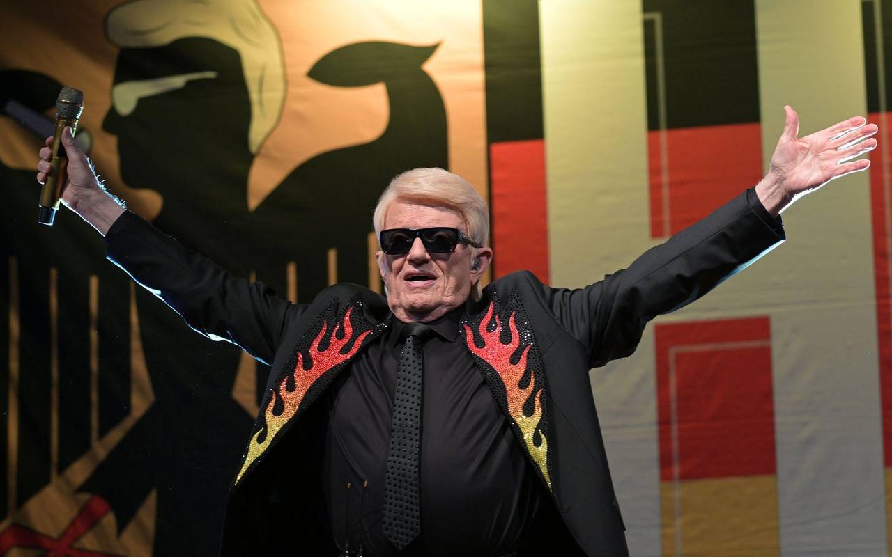 Konzert des Sängers Heino aus Solidarität mit Feuerwehrmann