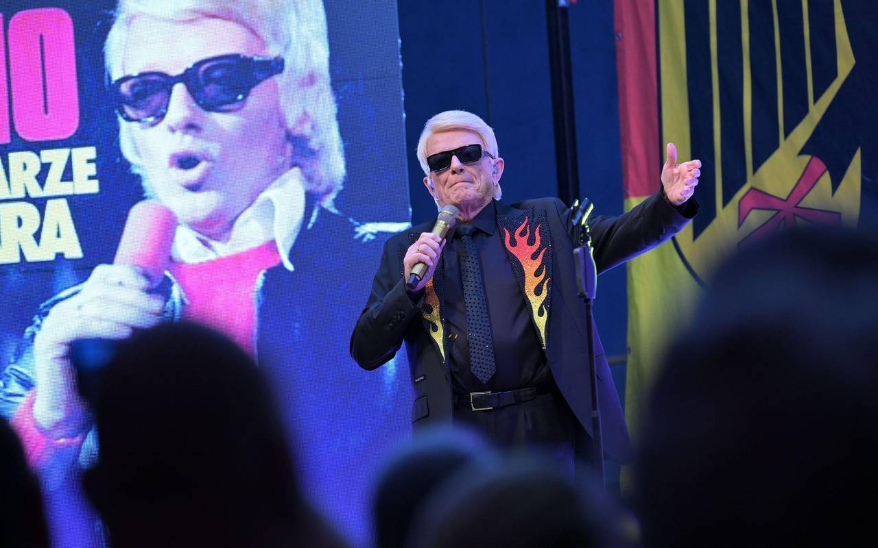 Konzert des Sängers Heino aus Solidarität mit Feuerwehrmann