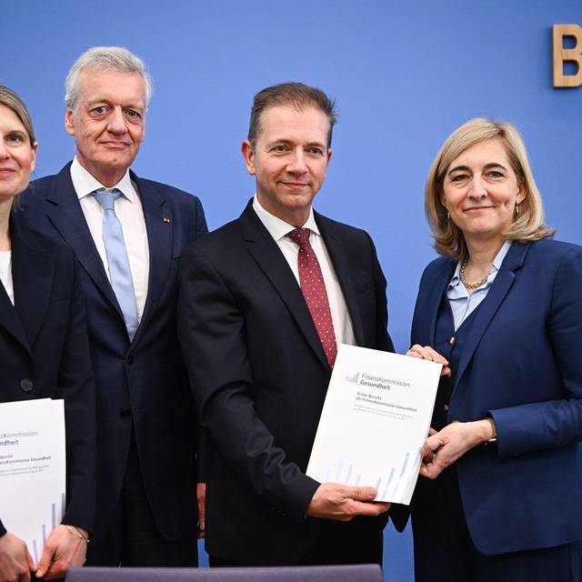 Pressekonferenz von Bundesgesundheitsministerin Warken