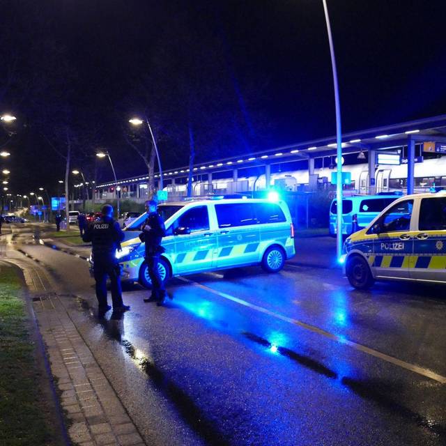 Mann droht mit Anschlag in ICE