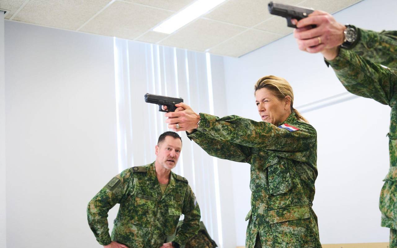 Königin Máxima startet Ausbildung als Reservistin