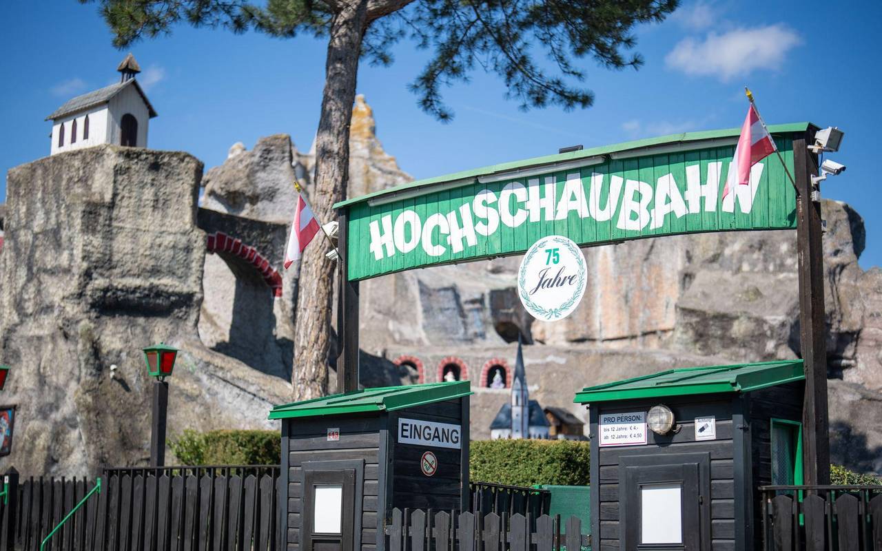 Mehrere Verletzte nach Achterbahn-Unfall in Wien