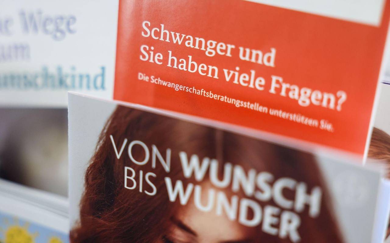 Flyer über Schwangerschaft und Kinderwunsch