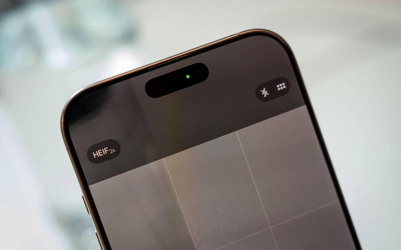 Eine grüne Statusanzeige eines iPhones