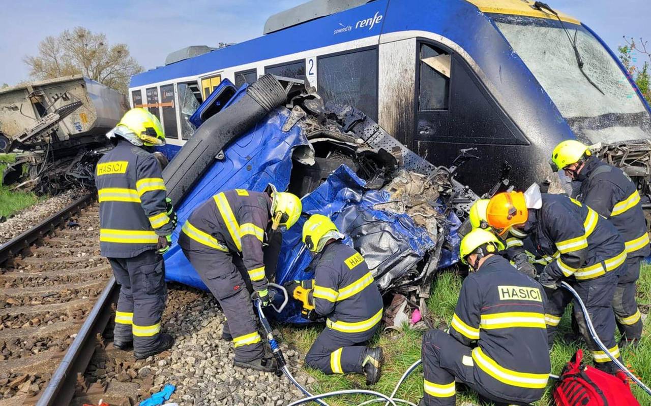 Ein Toter und 21 Verletzte bei Zugunfall in der Slowakei