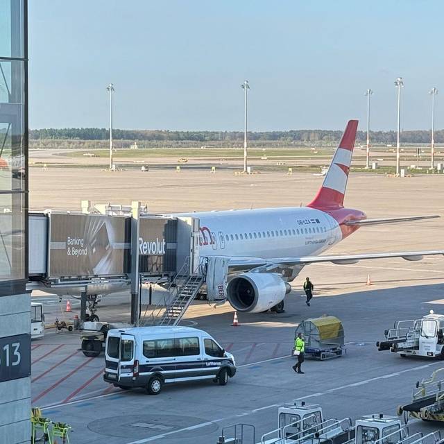 Abschiebehäftling randaliert in Flugzeug am BER