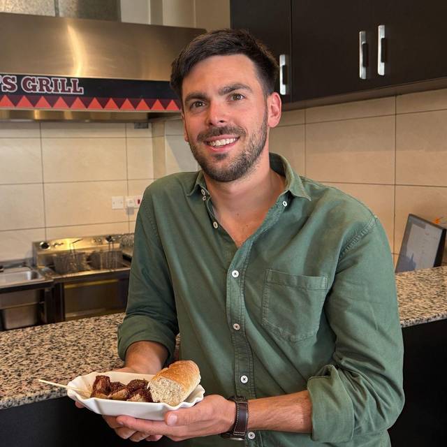 «Dieters Grill» - Nairobis erster Currywurst-Imbiss