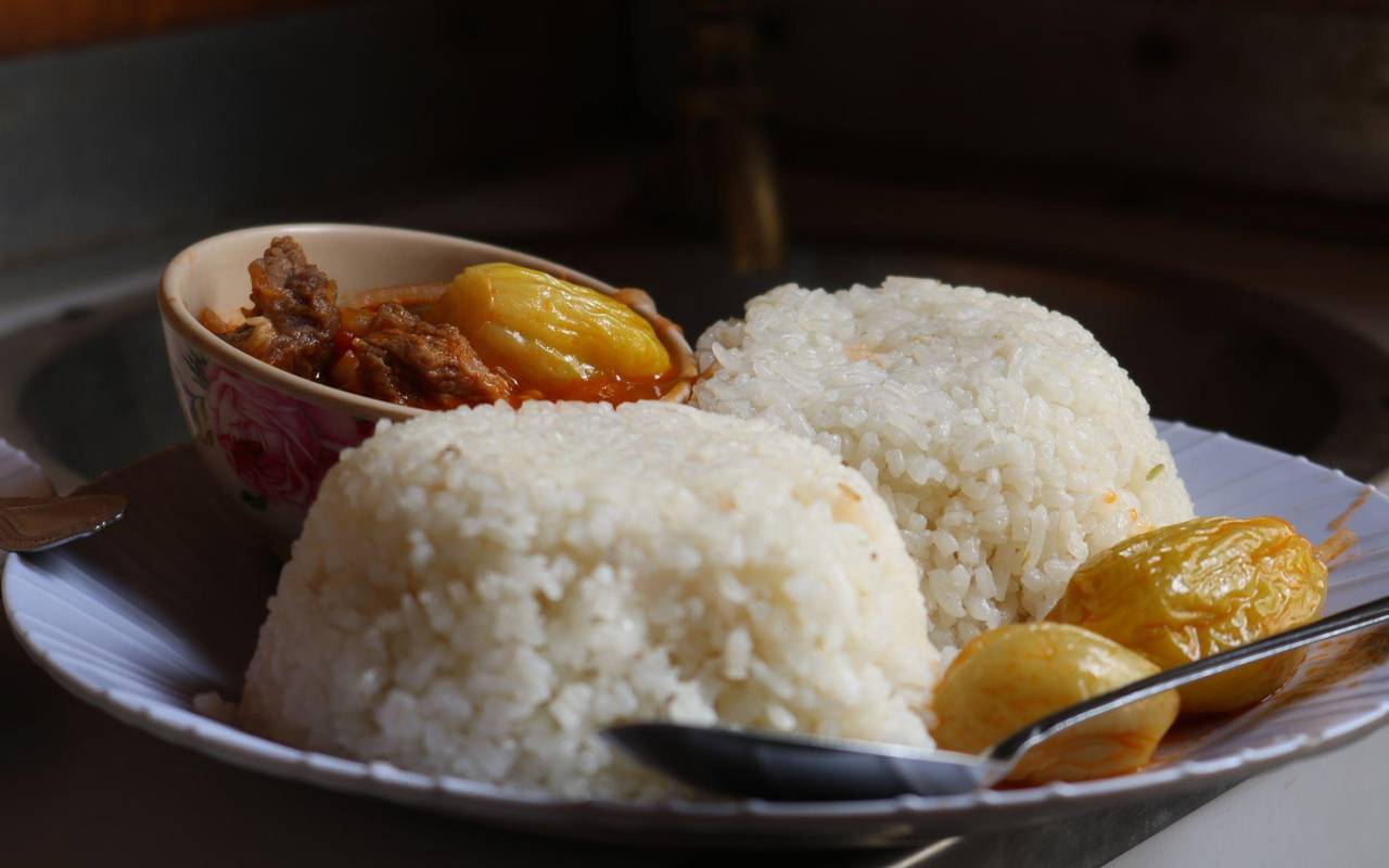 Reis mit Fleisch und Gemüse