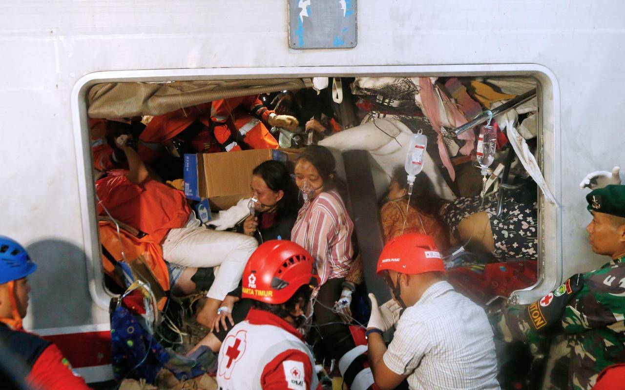 Zugunglück in Indonesien