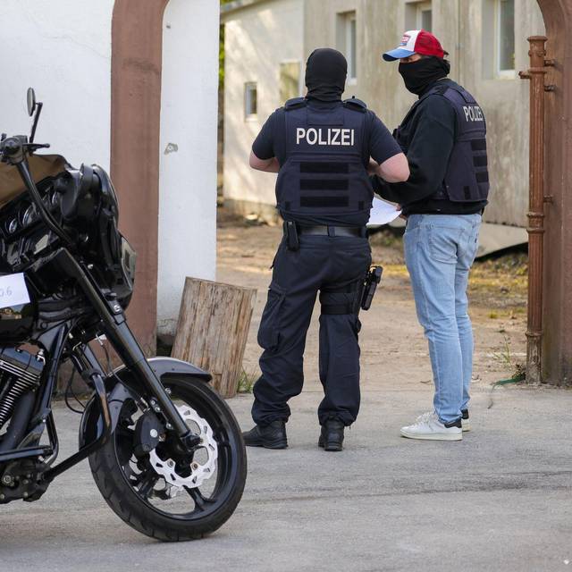 1.200 Polizisten bei Razzia gegen "Hells Angels" im Einsatz