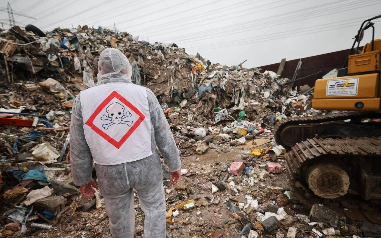 Räumung einer illegalen Müllkippe