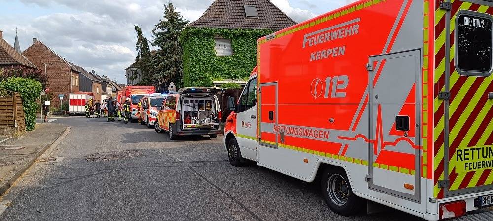 Kerpen: Fünf teils Schwerverletzte nach Verpuffung im Haus