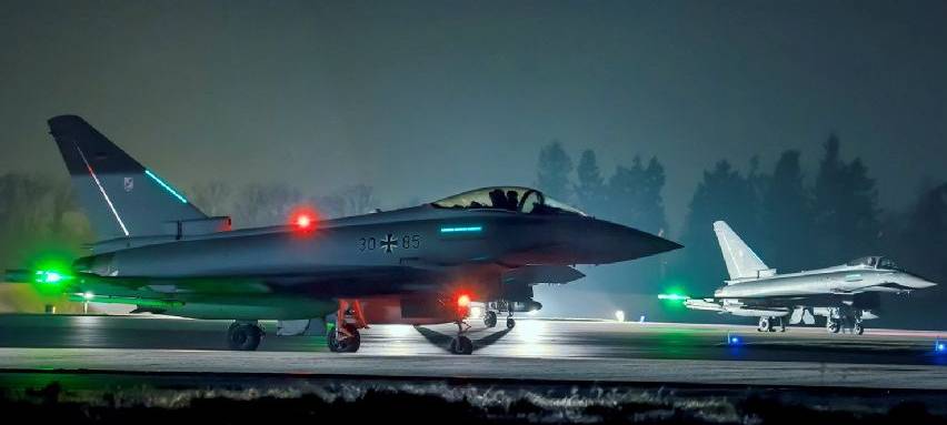 Kerpen: Eurofighter stößt beinahe mit Drohne zusammen