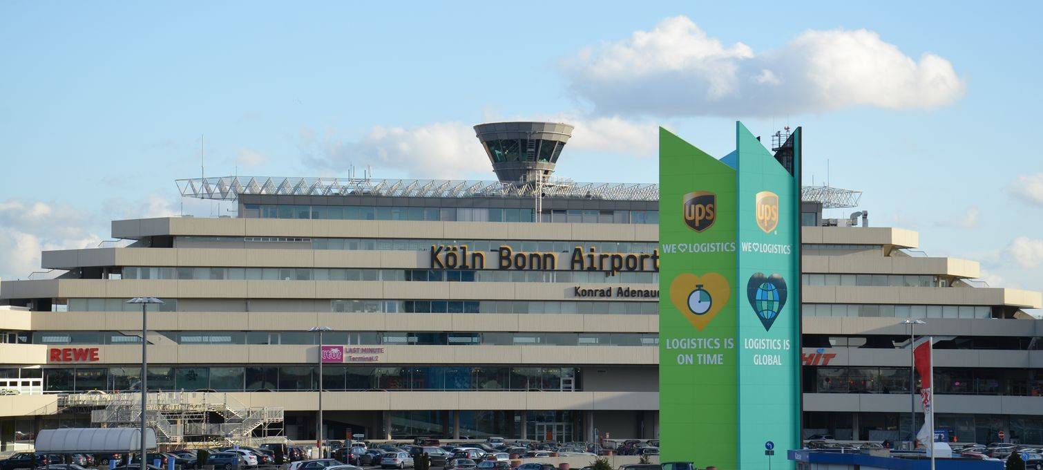 Weiter wildes Parken am Flughafen Köln-Bonn