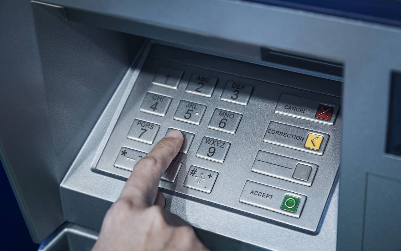 Betruger Manipulieren Geldautomaten Radio Erft