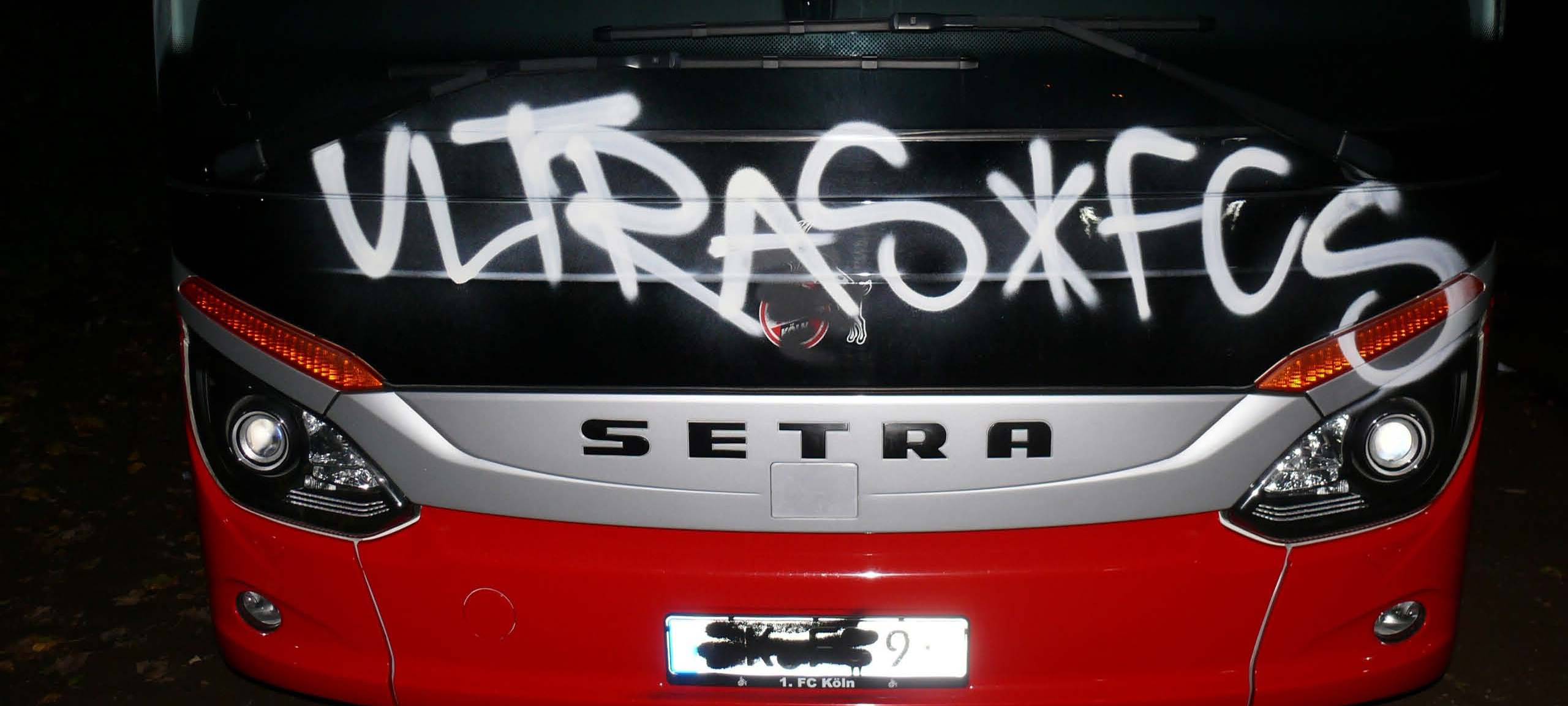 FC-Bus in Saarbrücken beschmiert