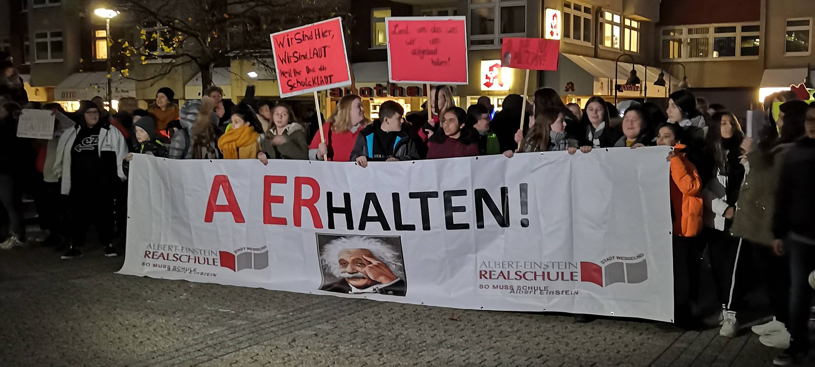 Schüler-Demo vor Wesselinger Rathaus
