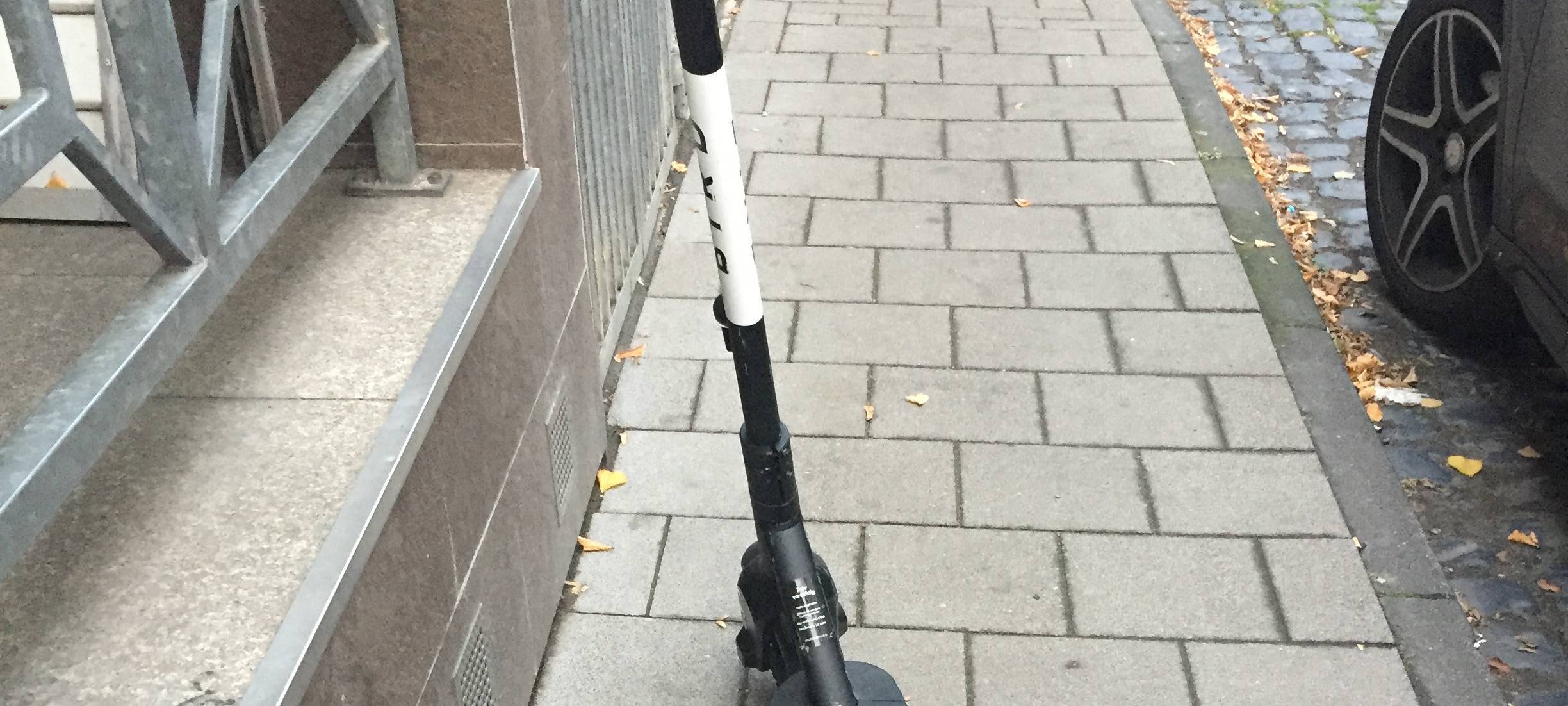Köln: Neue Regeln fürs Abstellen von E-Scootern