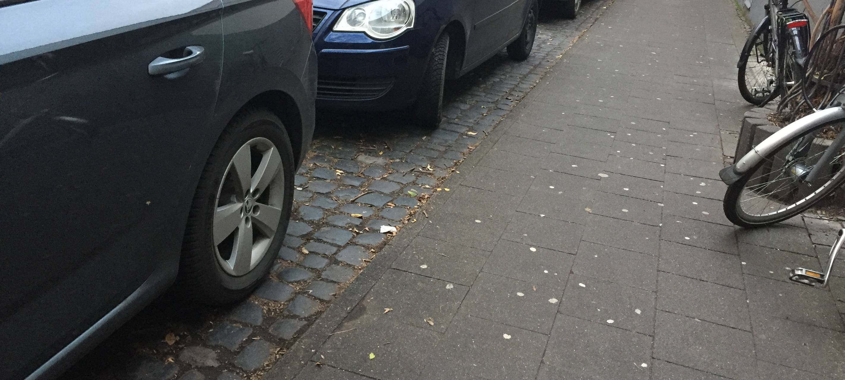 Köln: Mehr Knöllchen für Bürgersteig-Parker