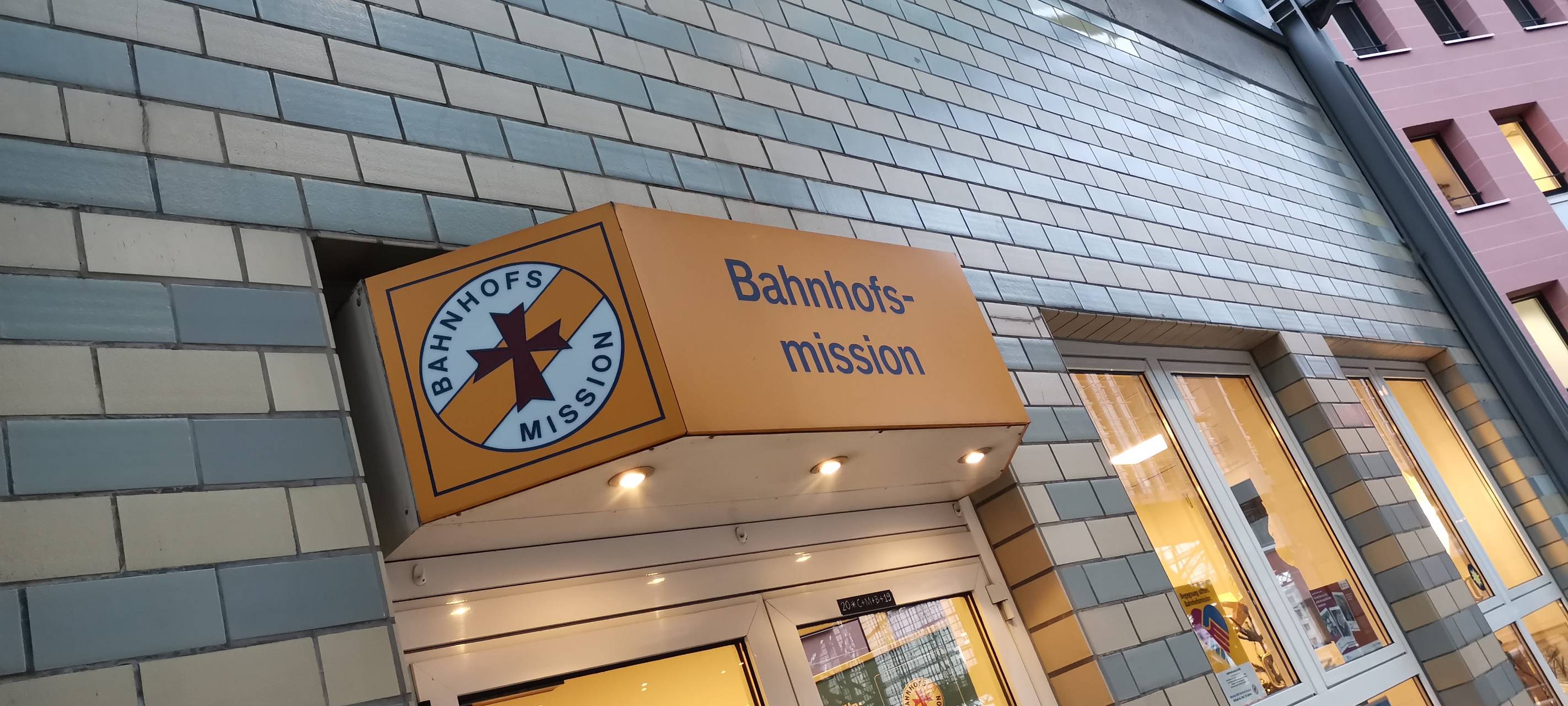 Hilfe von der Bahnhofsmission Köln