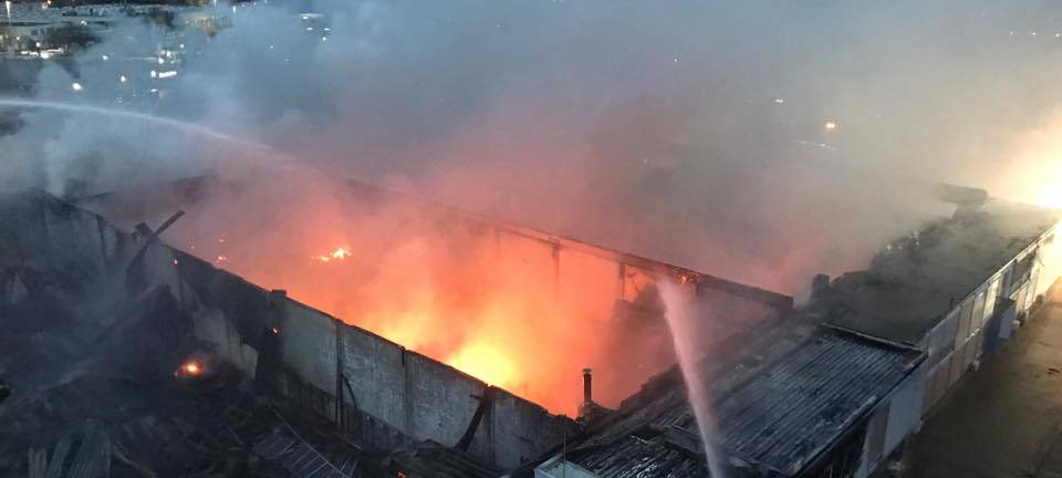 Frechen: Brandstifter waren wohl am Lagerhallenbrand Schuld