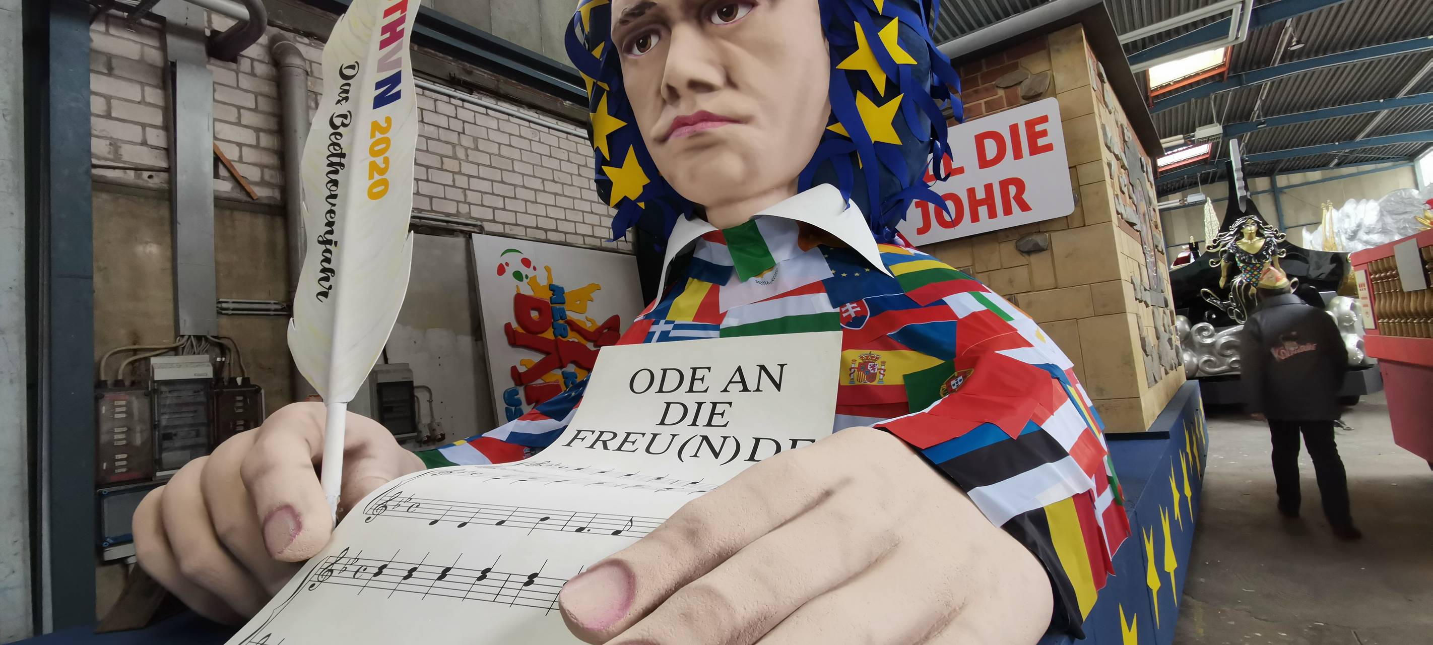 Kölner Festkomitee enthüllt Mottowagen