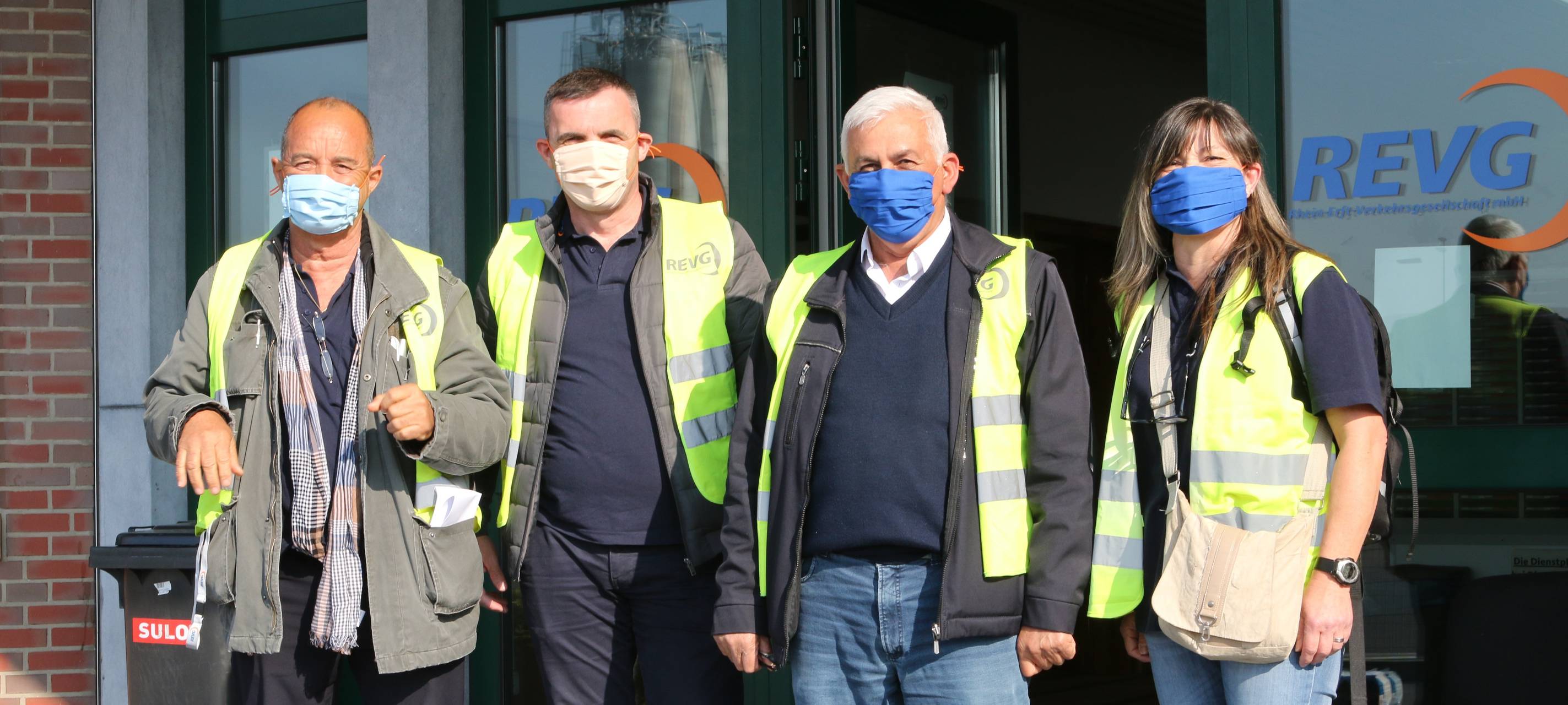 REVG gibt Masken an Busfahrer aus