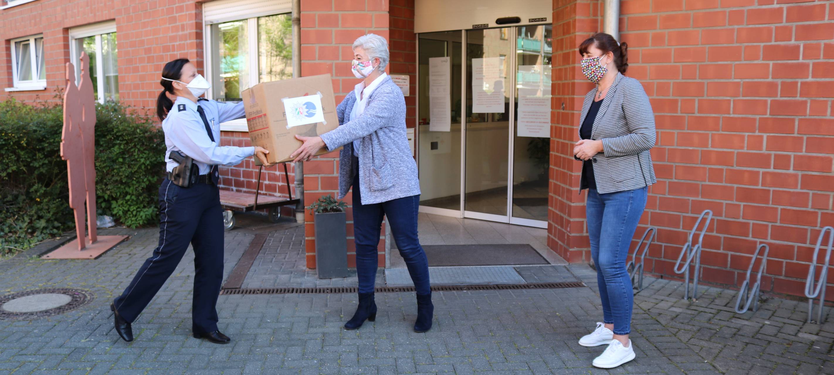 Polizei spendet 3.000 Atemschutzmasken